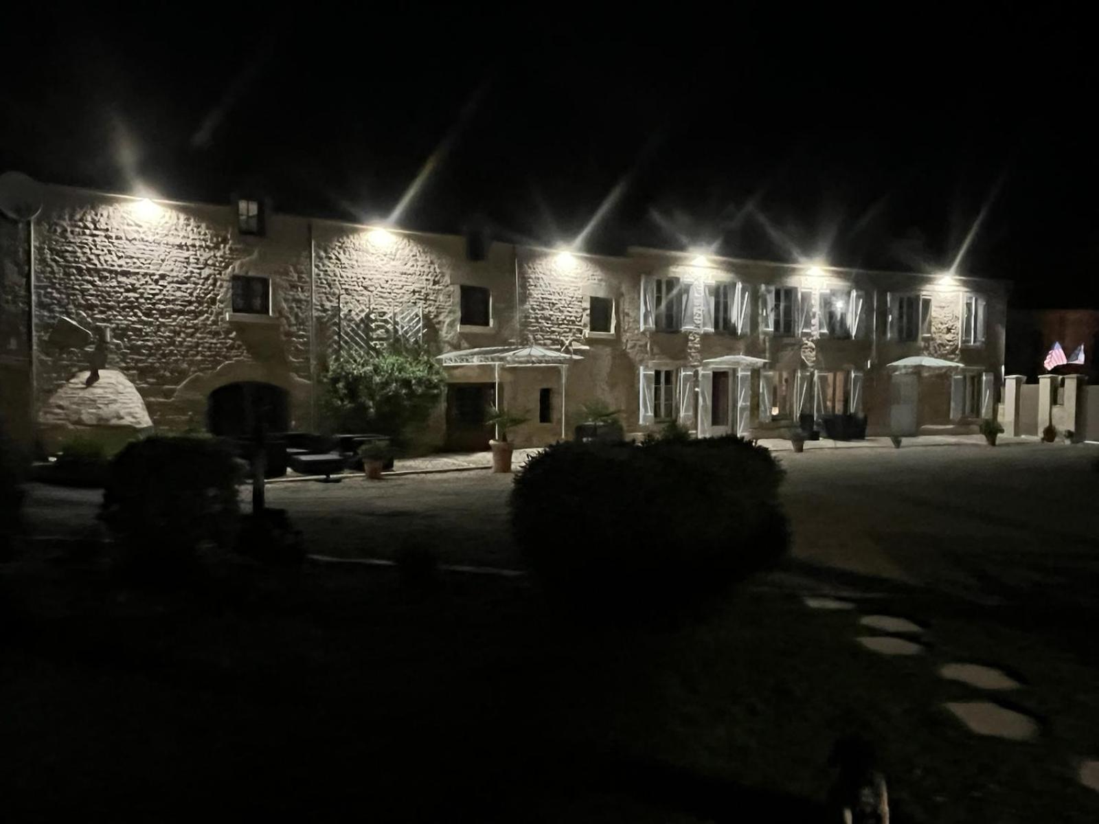 La Ferme Aux Chats Formigny Exterior foto